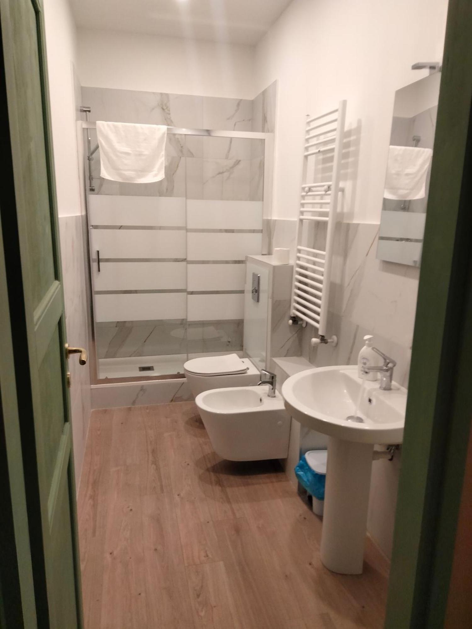 San Petronio Room And Suite Rooms - By Bolognacentro Luxuryh ภายนอก รูปภาพ